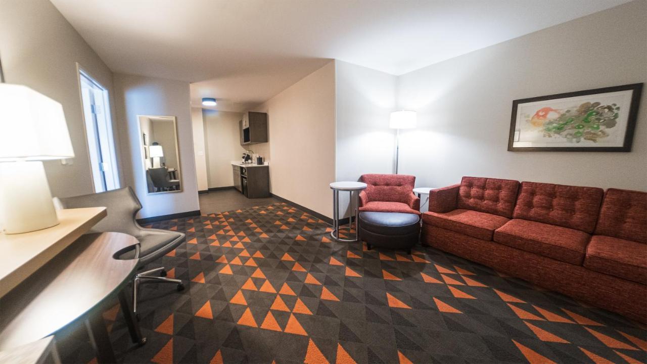 Holiday Inn & Suites Philadelphia W - Drexel Hill By Ihg Exterior foto