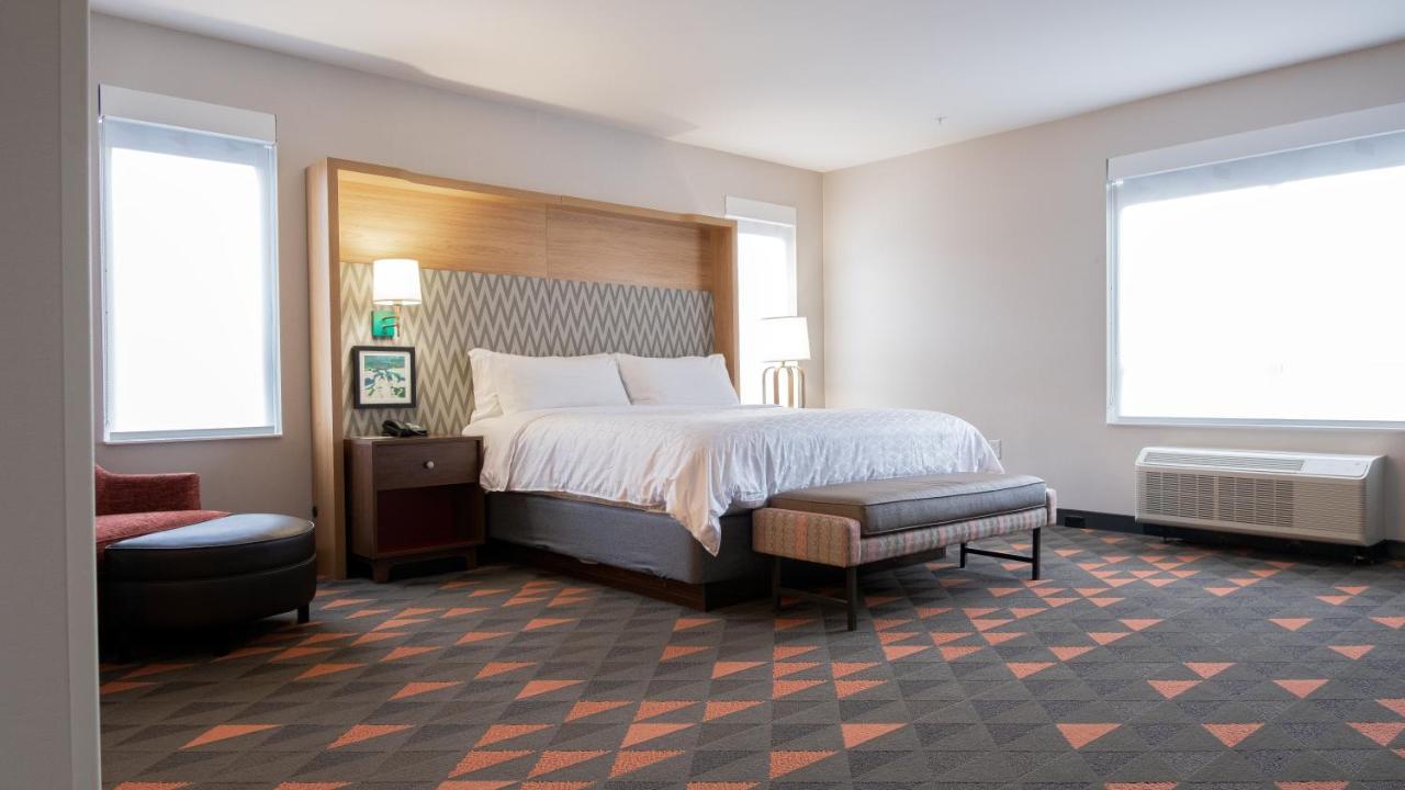 Holiday Inn & Suites Philadelphia W - Drexel Hill By Ihg Exterior foto