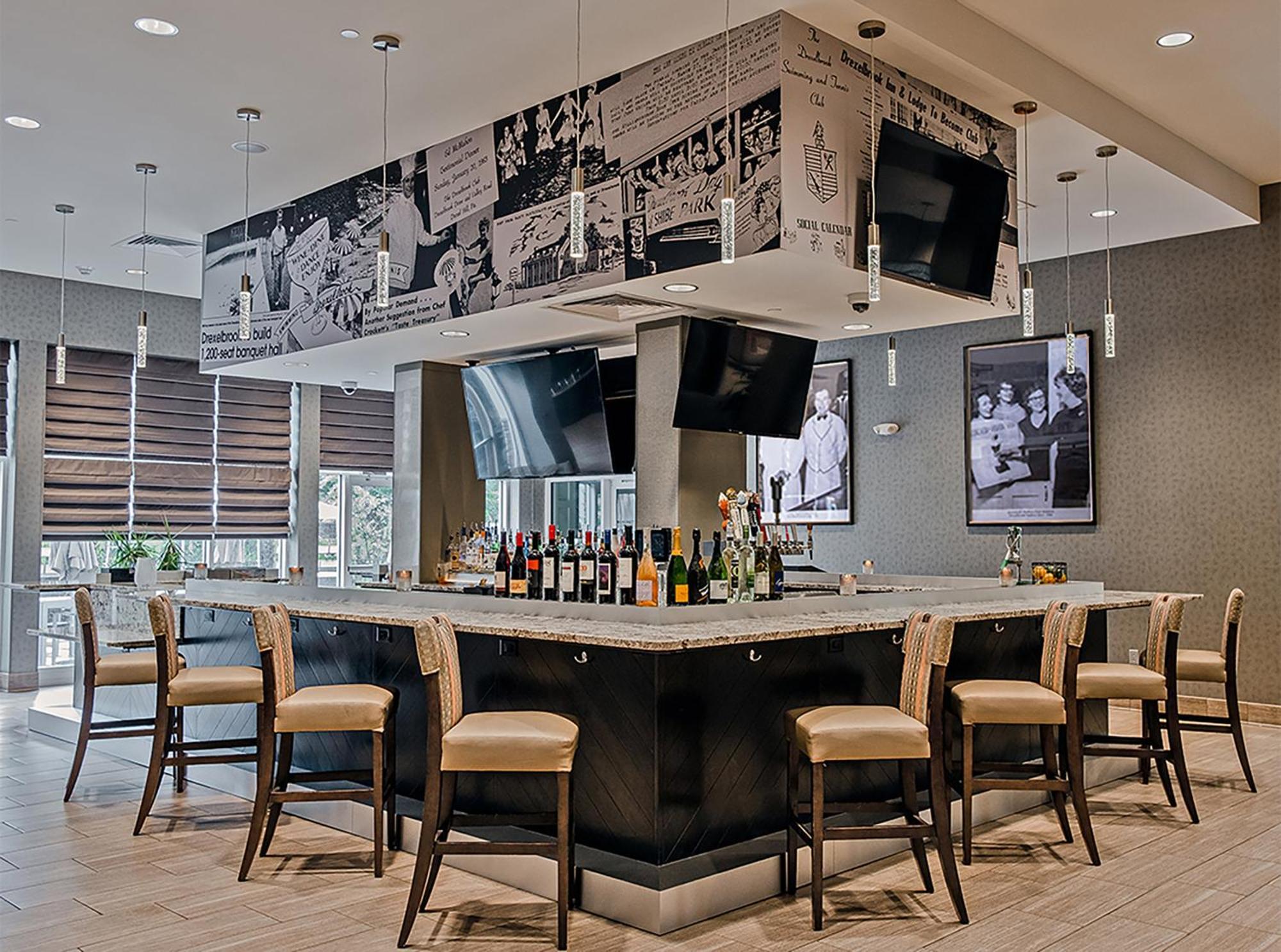 Holiday Inn & Suites Philadelphia W - Drexel Hill By Ihg Exterior foto